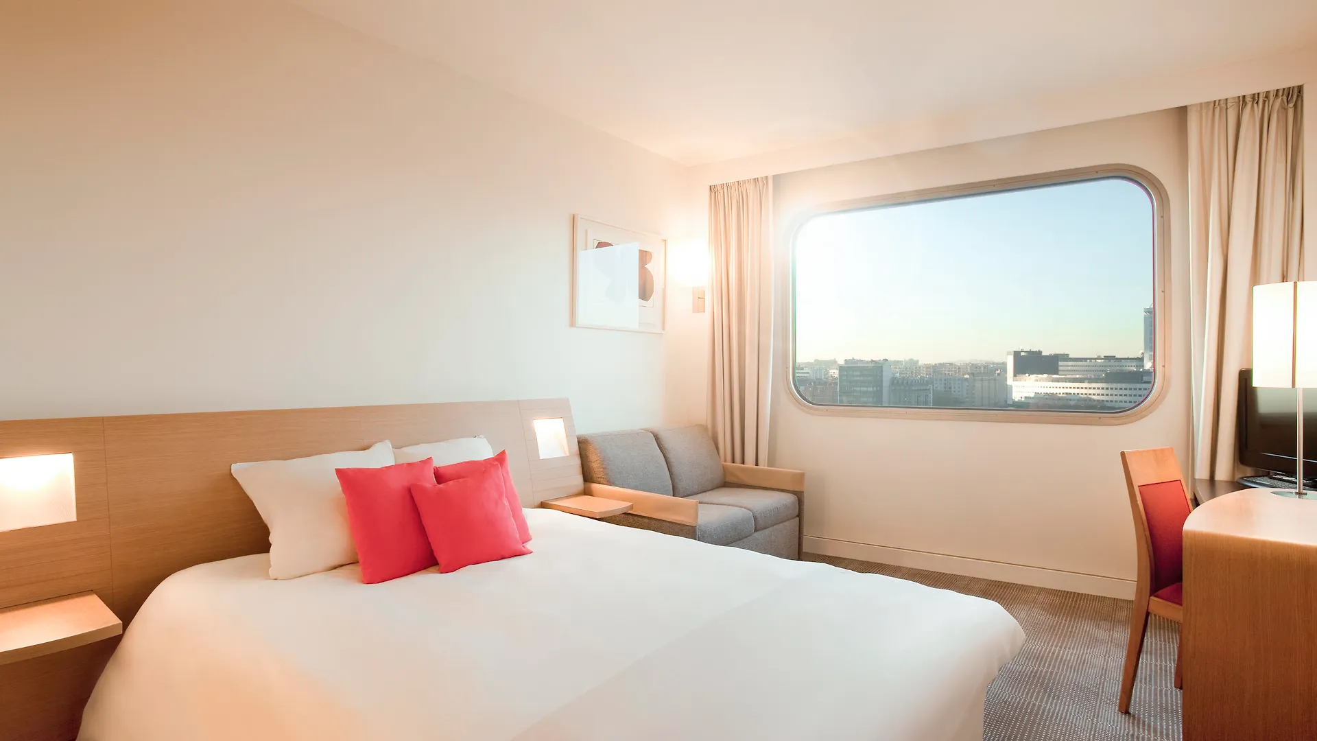 Novotel Centre Tour Eiffel Hotel