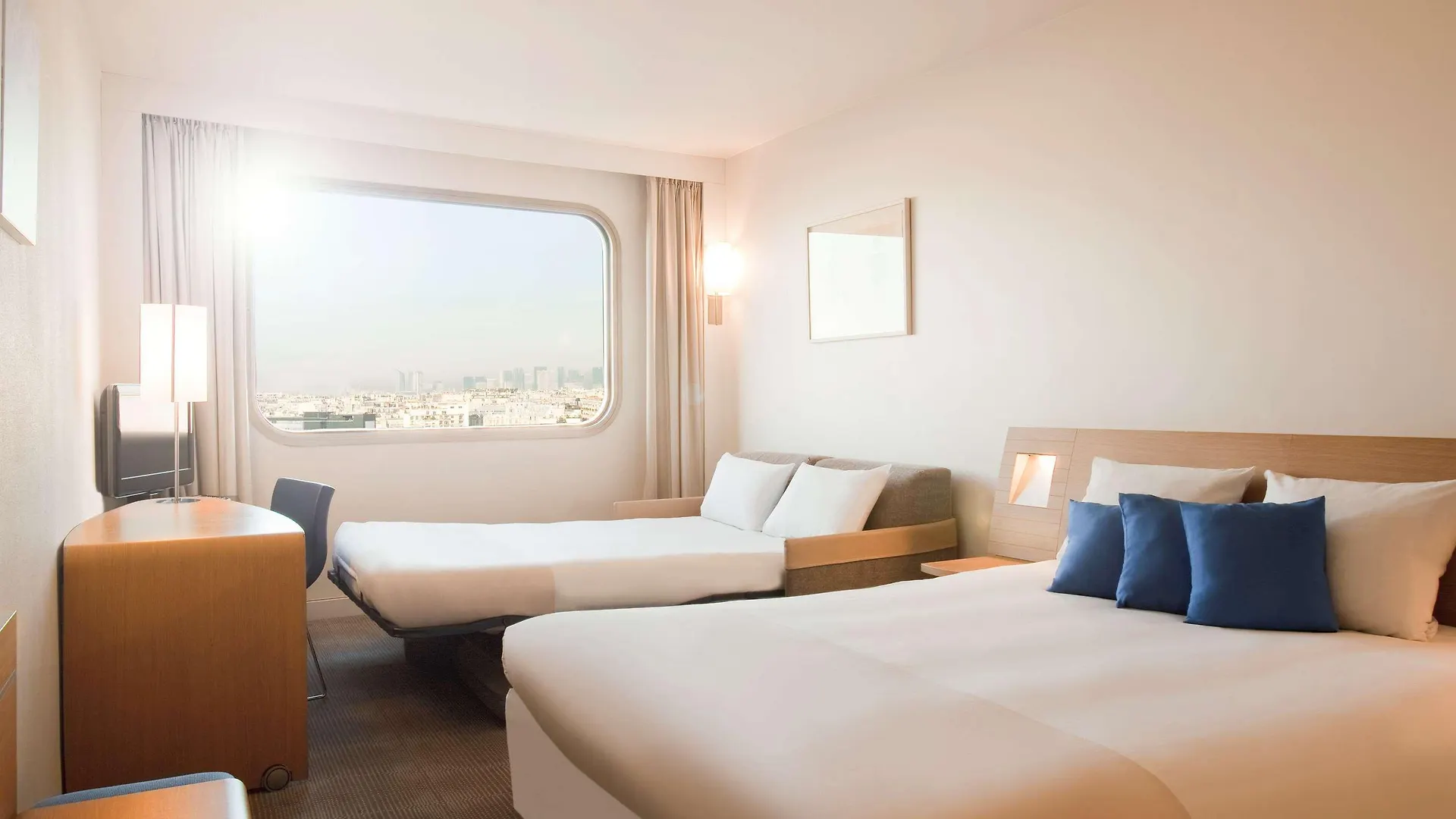 Novotel Centre Tour Eiffel 4*