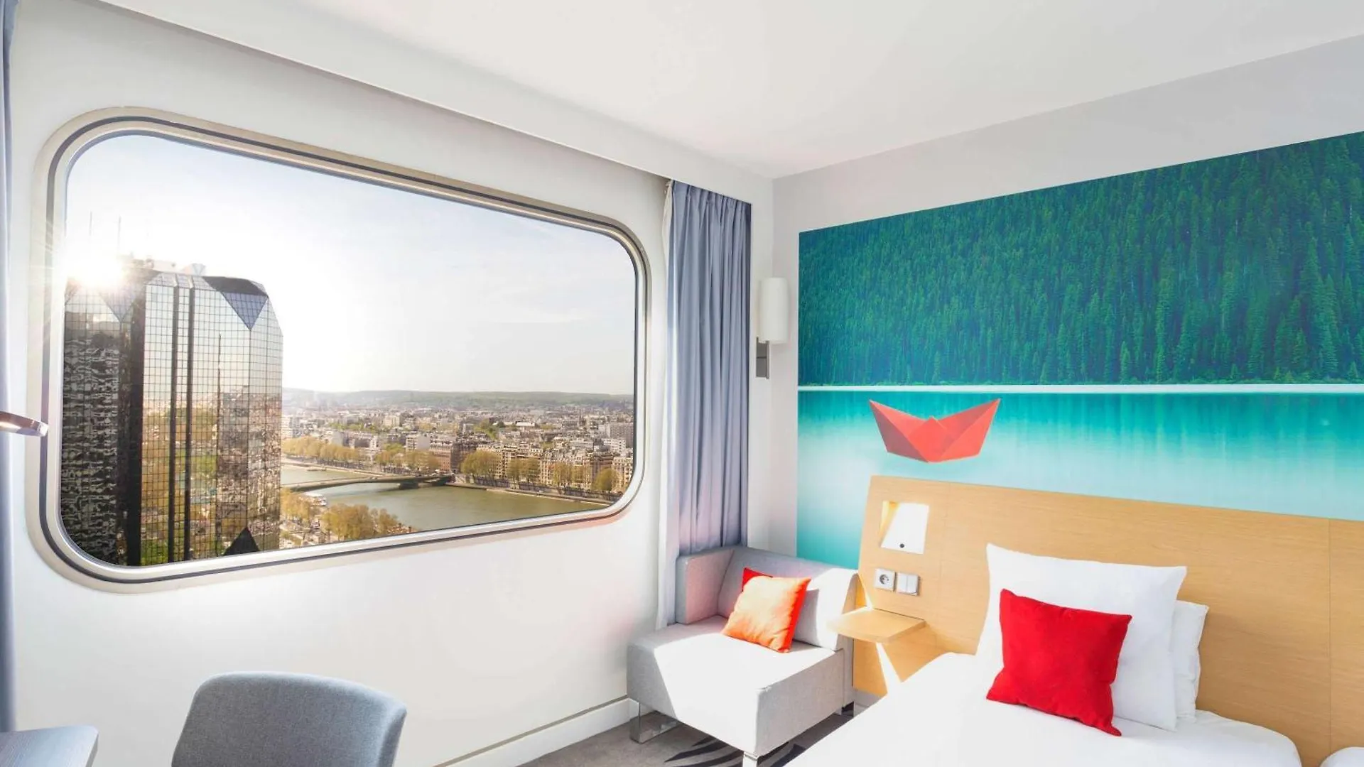 Novotel Centre Tour Eiffel Hotel 4*
