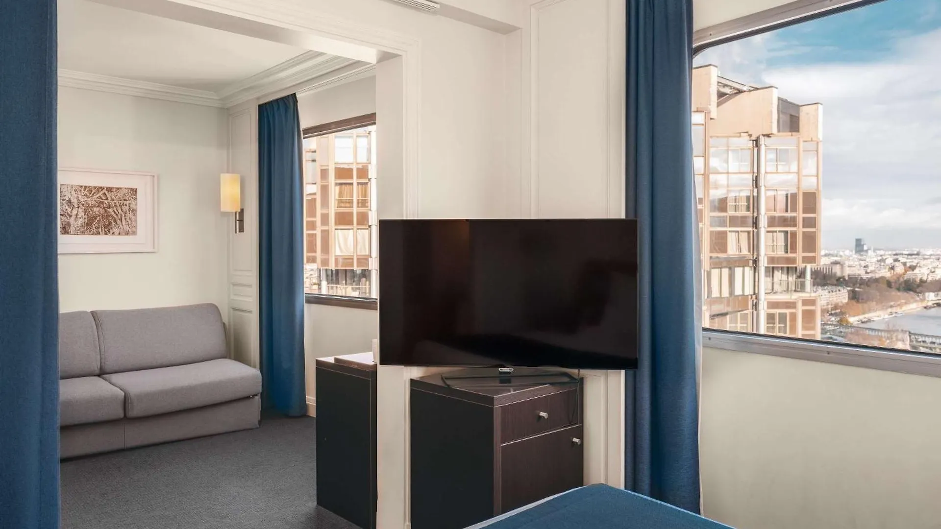 Hotel Novotel Centre Tour Eiffel 4*