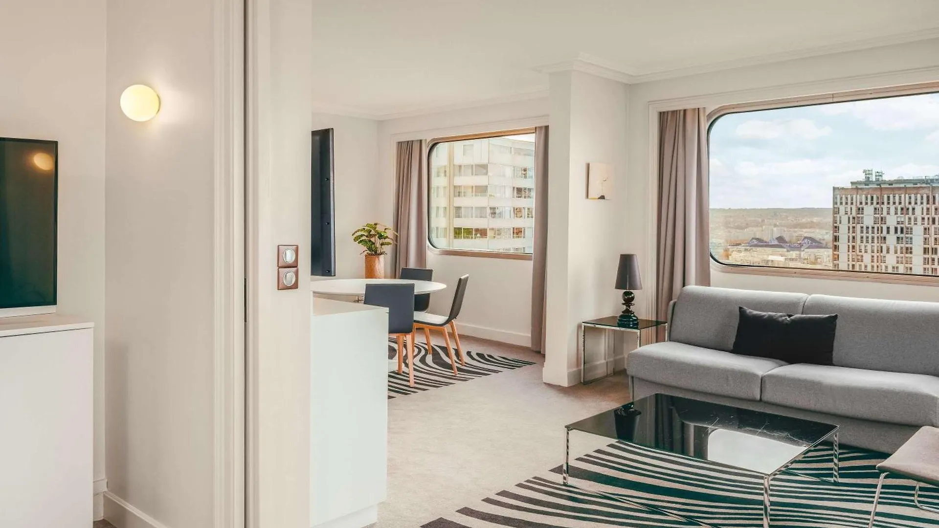 Novotel Centre Tour Eiffel 4*