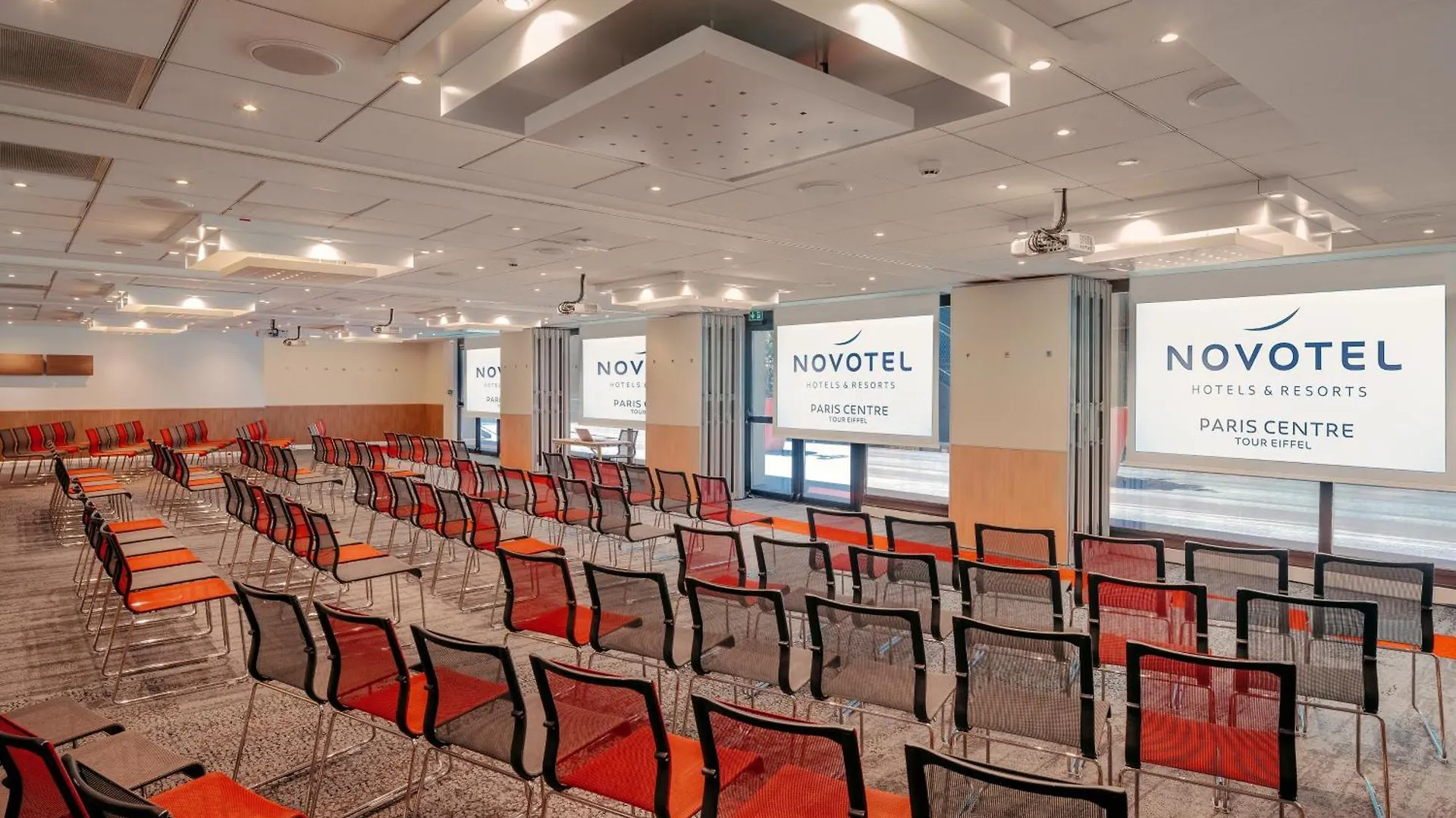 Novotel Centre Tour Eiffel Hotel 4*
