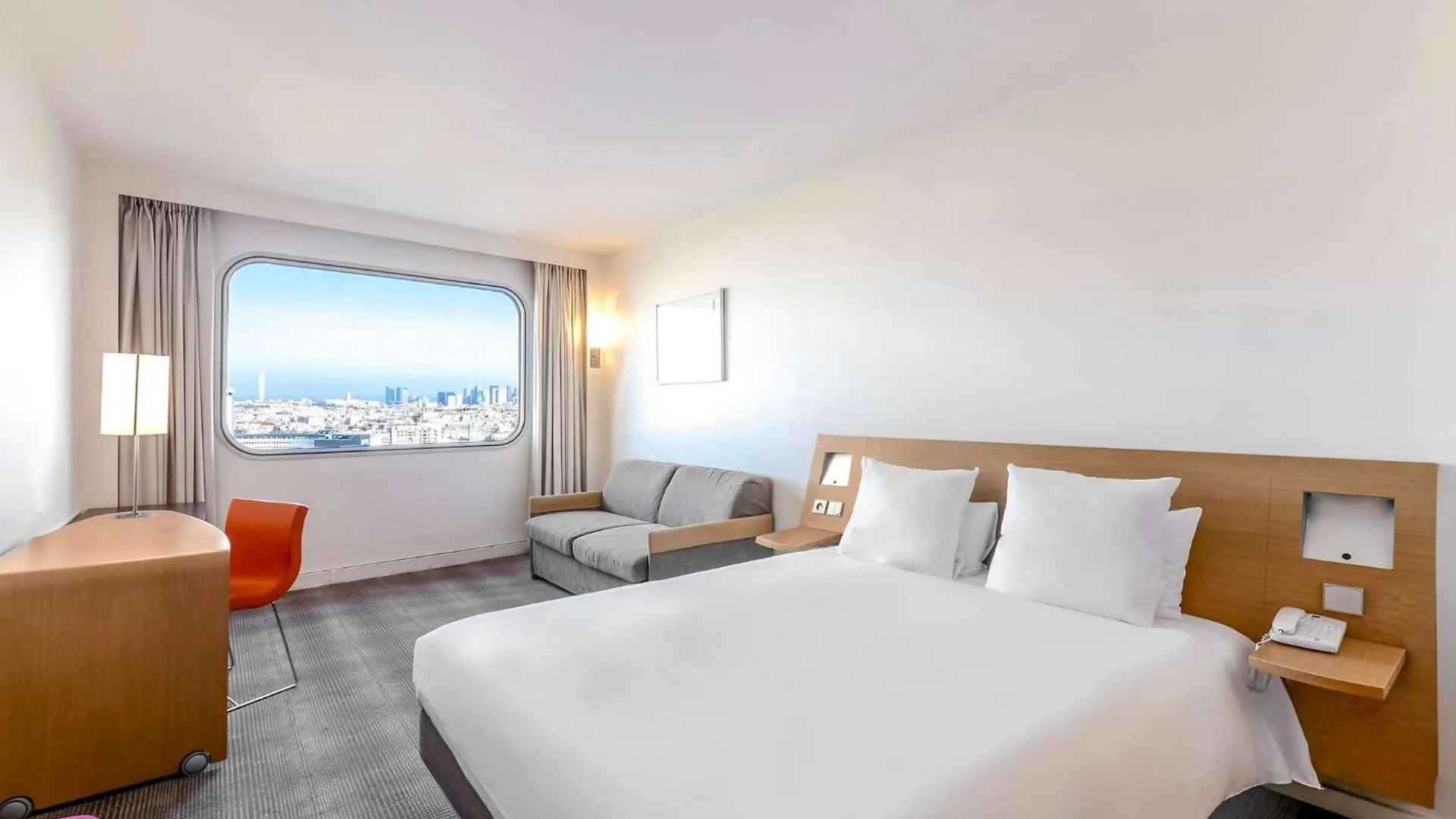 Hotel Novotel Centre Tour Eiffel 4*