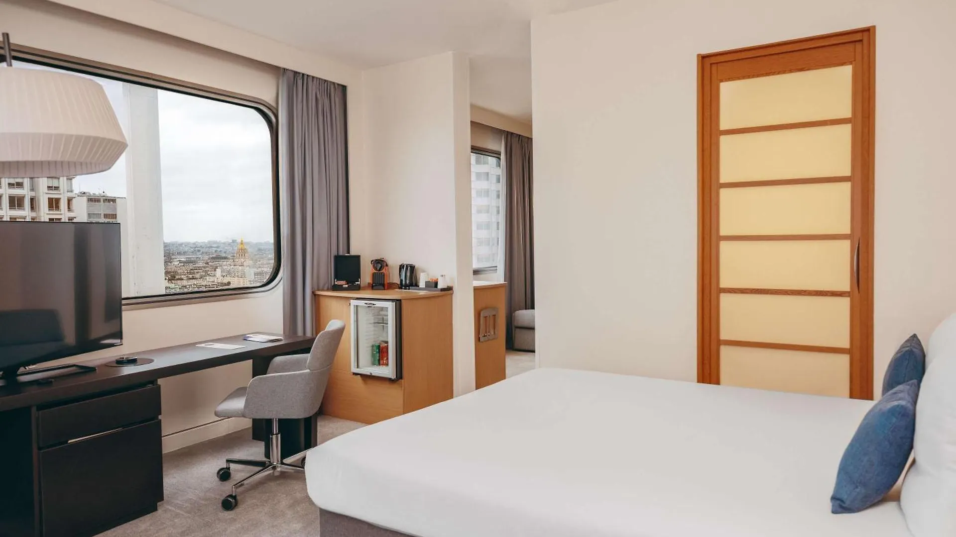 מלון Novotel Centre Tour Eiffel 4*