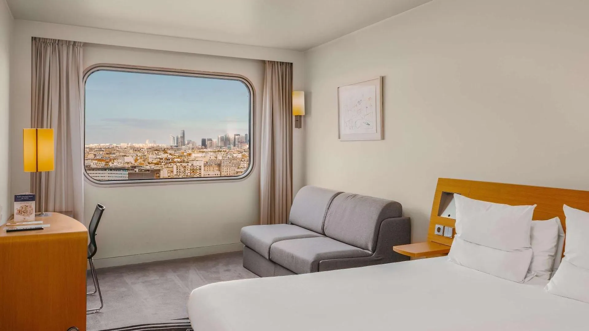 Novotel Centre Tour Eiffel 4* פריז